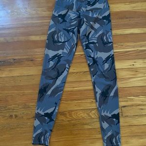 Onzie Camo Yoga Leggings